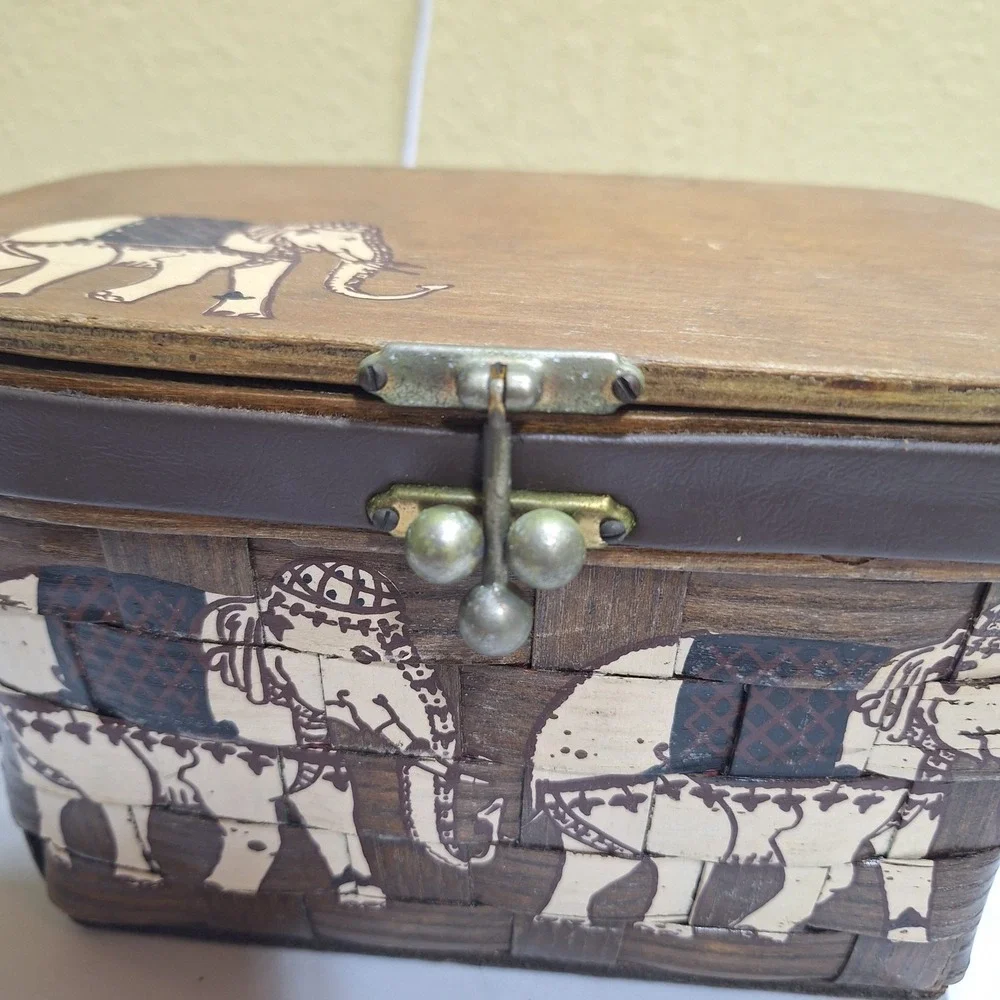 Vintage Caro-Nan Style Woven Wood Basket Purse Elephant Box Handbag Wooden Picni